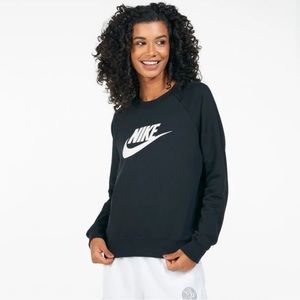 NIKE Womens Sportswear Essential Fleece Sweatshirt